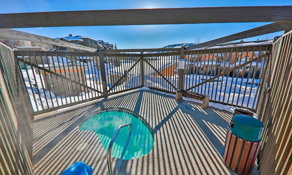 Granby Condo | Home by Granby Ranch w/private washer/dryer, shared hot tub, & WiFi