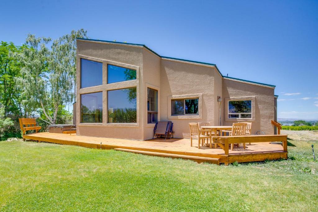 Palisade House | Hot Tub, Wineries, Mtn Views Palisade Home!