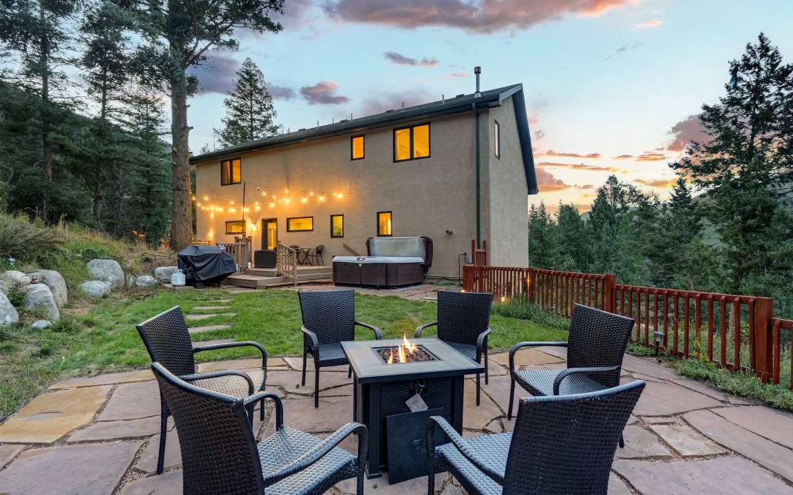 Cascade-Chipita Park House | House ∙ 4 bedrooms ∙ 12 guests