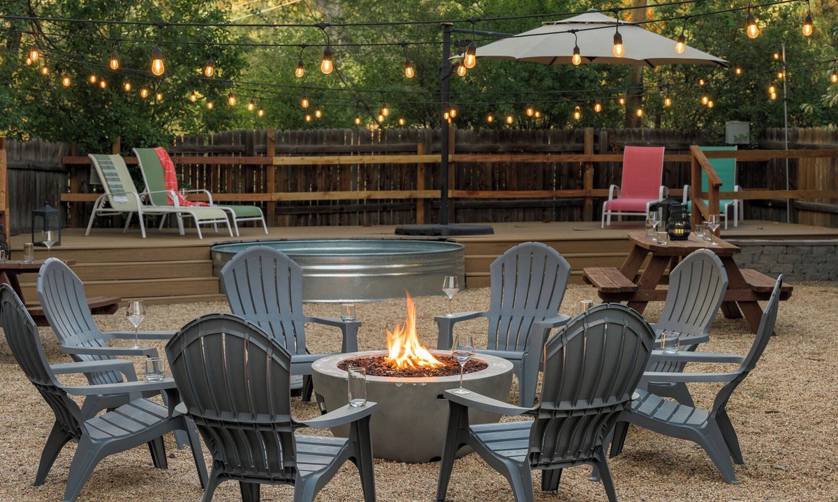 Goldsmith House | Huge secluded yard hot tub game room 5-15 min to DU, DTC, DT
