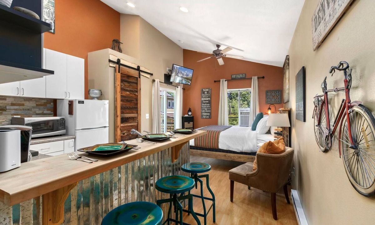 Martinez Park Apartment | Industrial Old Town Bungalow w/Free Cruiser Bikes