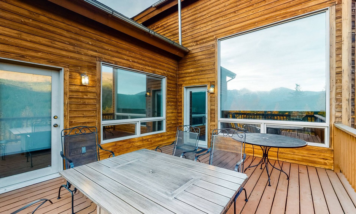 Baldy Mountain House | Inviting mountain getaway w/ scenic deck, private hot tub, pool table & foosball