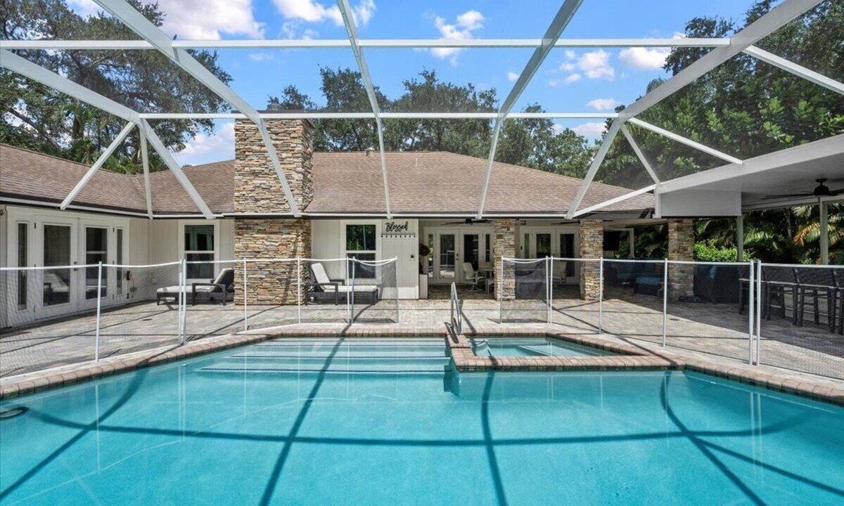 Jupiter Farms House | Jupiter Gem- Heated Pool and Outdoor Oasis w/Kitchen