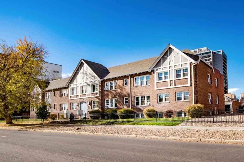 West Colfax Apartment | Kasa Sloan's Lake Denver