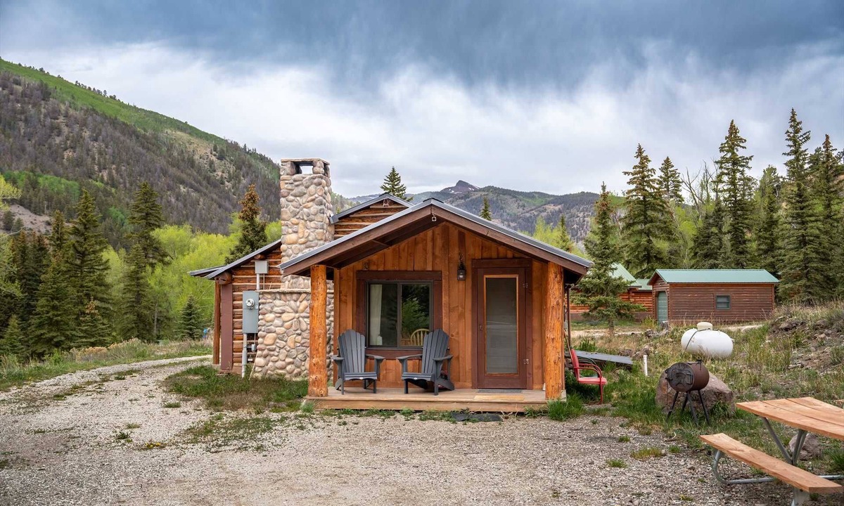 Lake City Cabin | Keepin' It Reel - Large Cabin for the Whole Family at Historic Vicker's Ranch - Sleeps 10