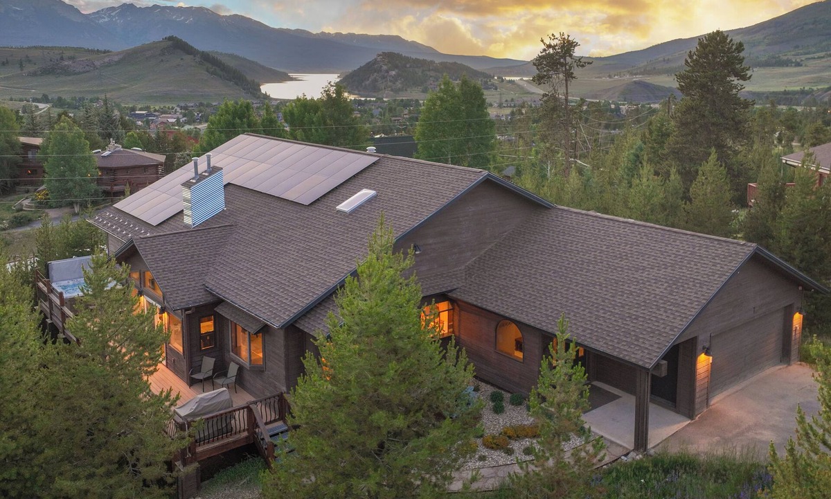 Summit Cove House | Keystone Large Family Home - Amazing Views, Rustic Charm - Hot Tub, Game Room
