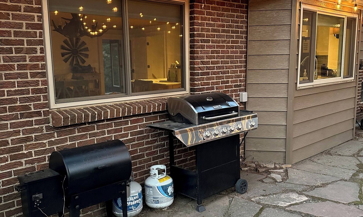 Evergreen House | Kid and Dog Friendly Private Family Mountain Retreat with Great WiFi and Cell