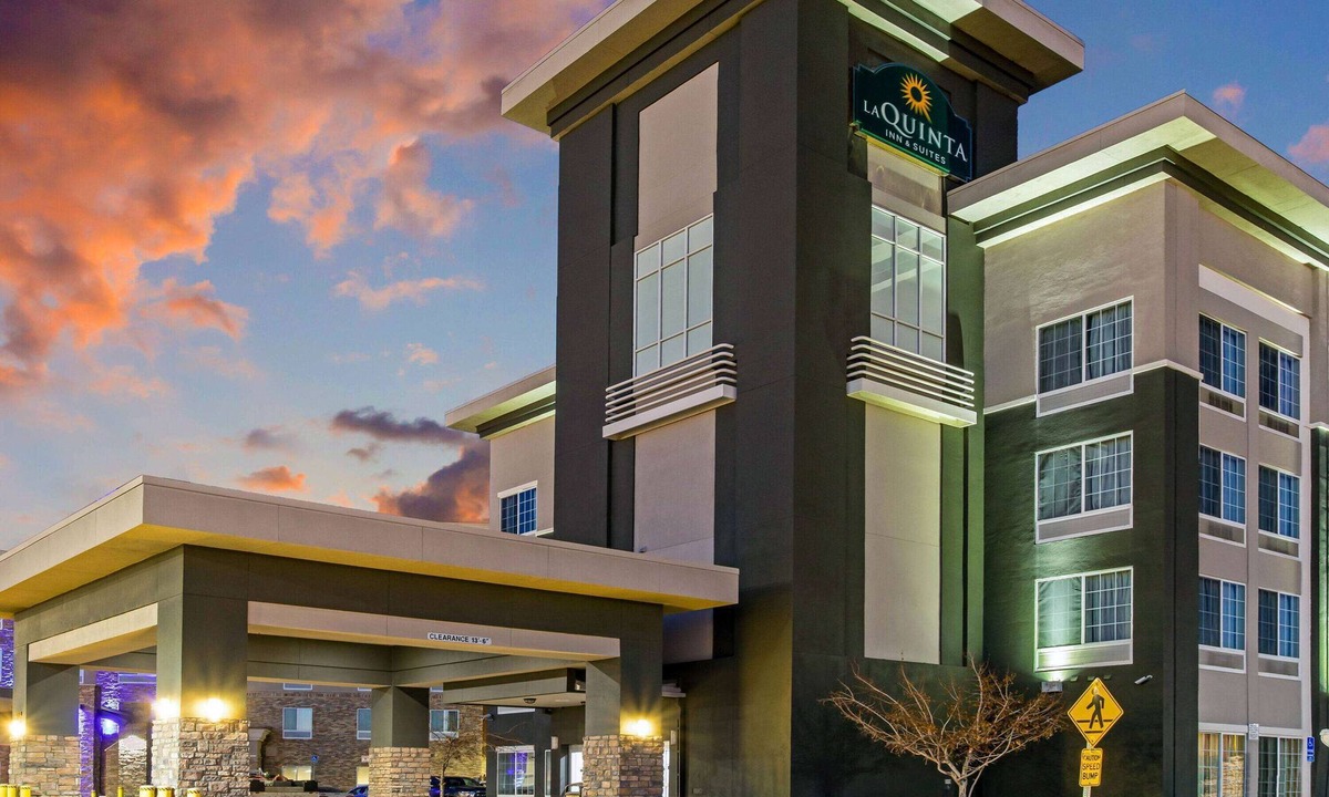 Montbello Hotel | La Quinta Inn & Suites by Wyndham Denver Gateway Park