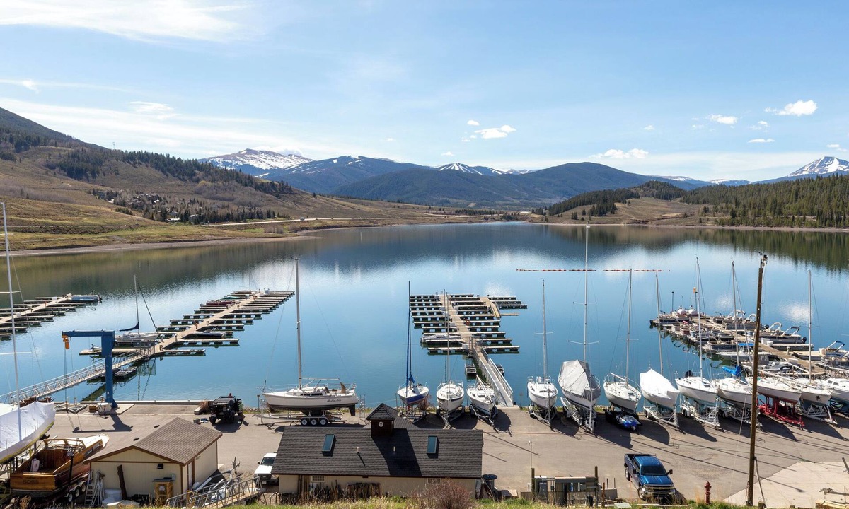 Dillon Apartment | Lake Cliffe #303, Building E By Summit County Mountain Retreats