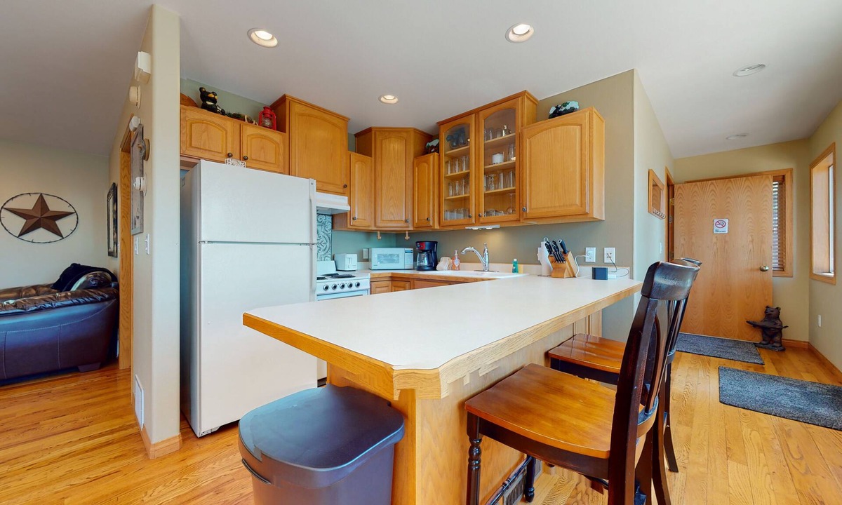Woods Bay Cabin | Lakefront getaway with dock, 400- square-foot deck, close to town