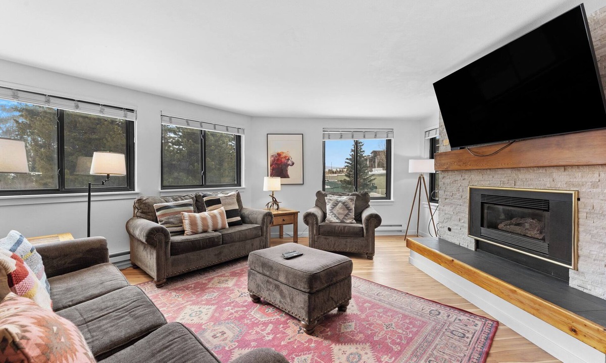 Lakeside Village Condo | Lakeside Village Condo w/Private Patio for Mountain Views & Shared Hot Tub!