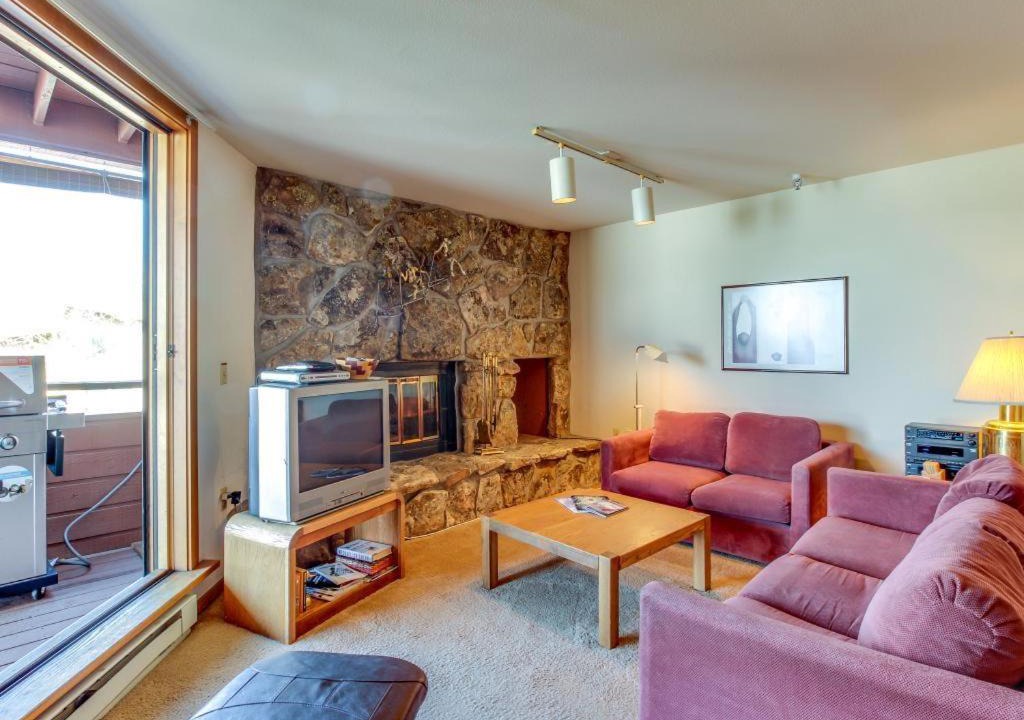 Dillon Apartment | Lakeview Marina Place