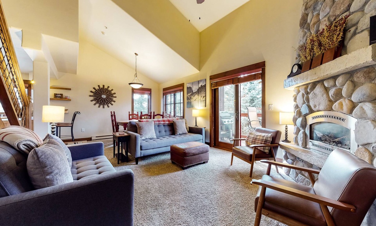 Steamboat Springs Condo | Large & Attractive Condo Near Steamboat Lifts w/WiFi, Shared Hot Tub, & W/D