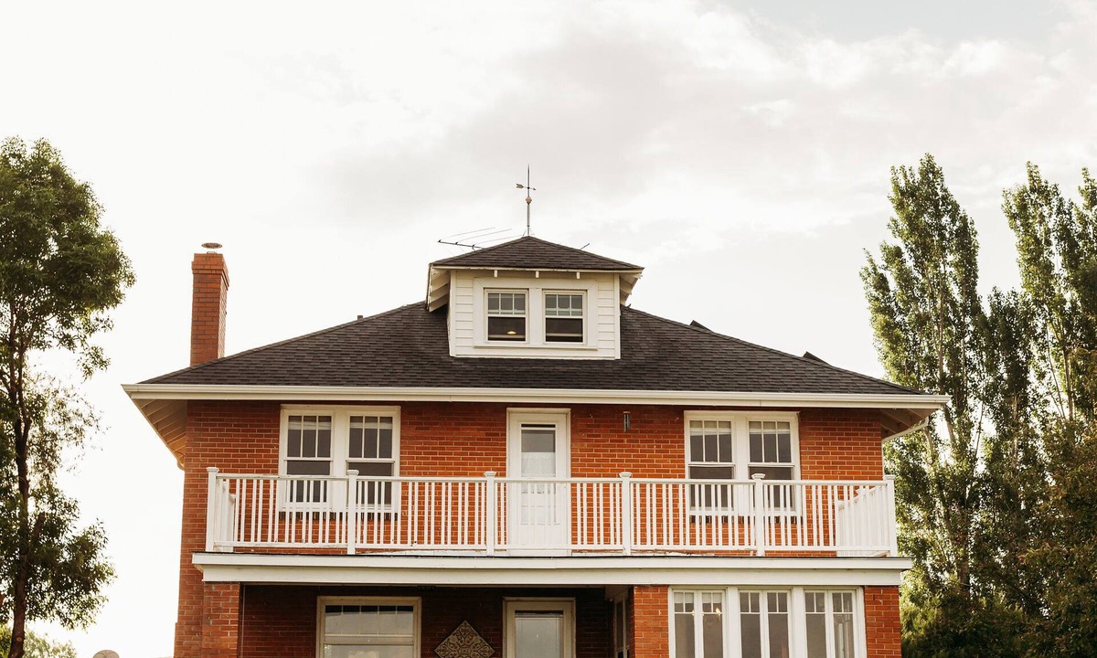Eaton Other | LARGE CLASSIC FARMHOUSE ON 18 ACRES
