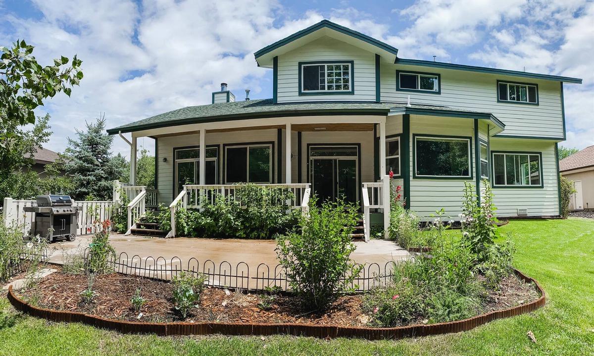 Dalton Ranch House | Large Home on Golf Course in the Animas Valley