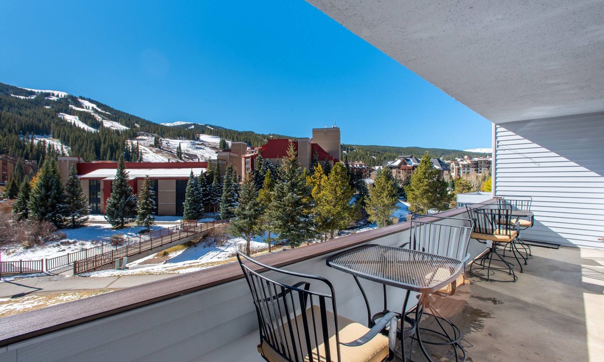 Copper Mountain Village Condo | Large nicely appointed condo, giant deck, free WiFi, Heated garage parking