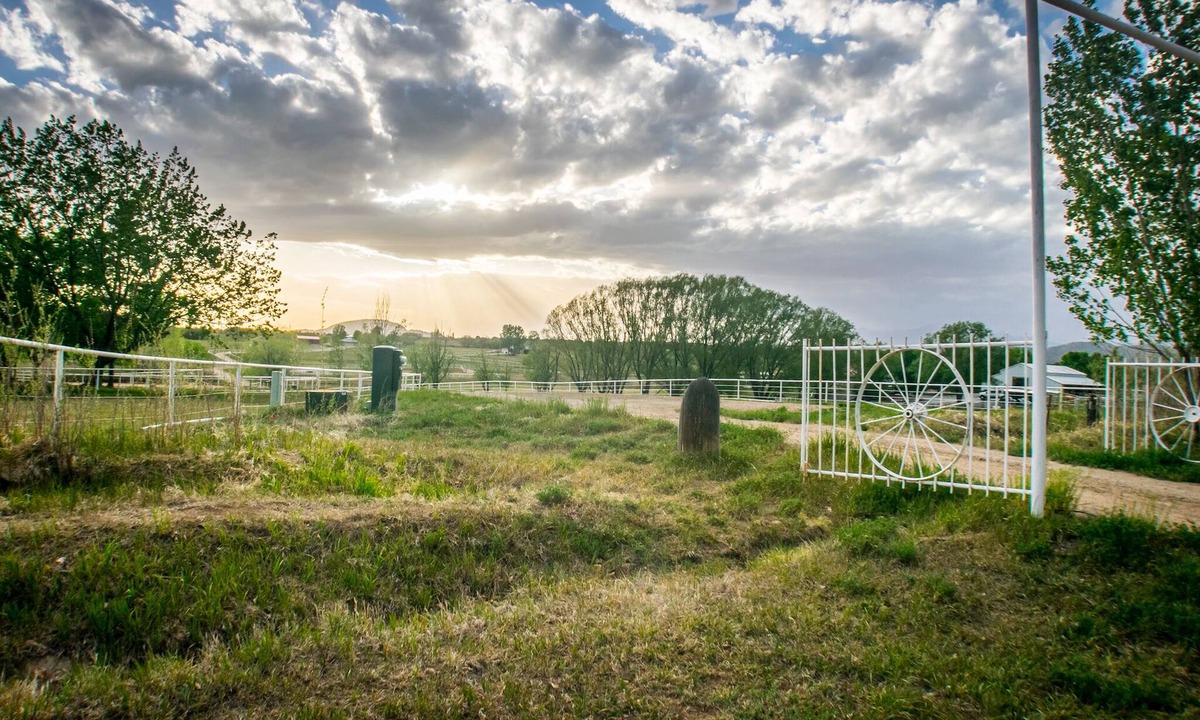 Durango - Purgatory House | Large Private Ranch, Dog Friendly, Hot Tub, Pool Table, Week and Month Discounts