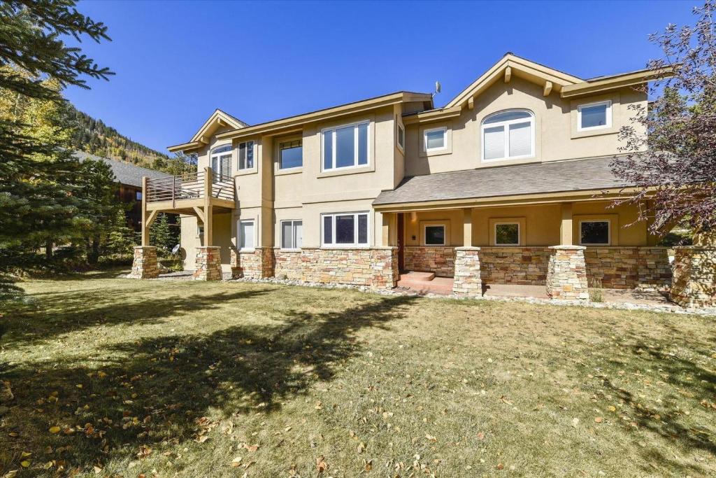 The Reserve House | Larson Lane 217 Home