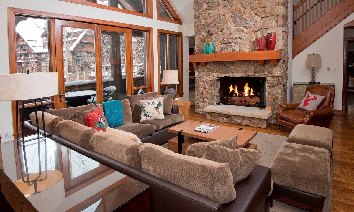 Avon Condo | Lavish 3BR/3.5BA Bachelor Gulch Condo - Ski In/Ski Out