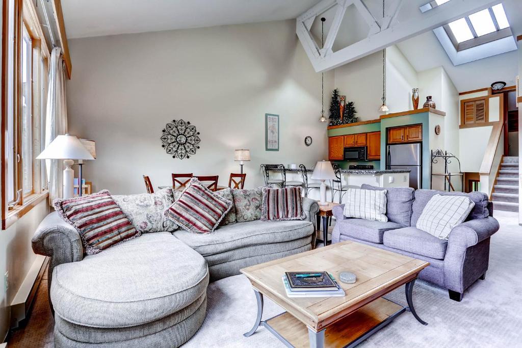 Lakeside Village Apartment | Lenawee 1740