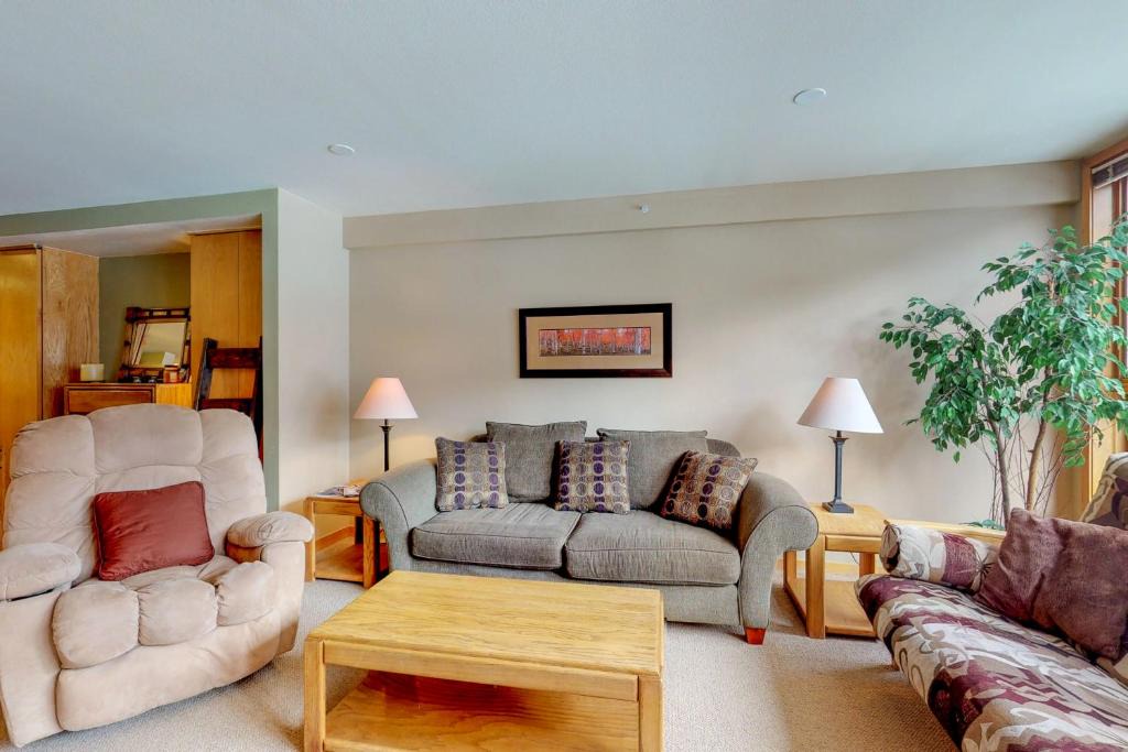 Mountain House Hotel | Liftside Condominiums 306