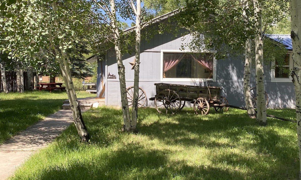 Gunnison Cottage | Located on the Historic Gunnison River-Casa Del Rio