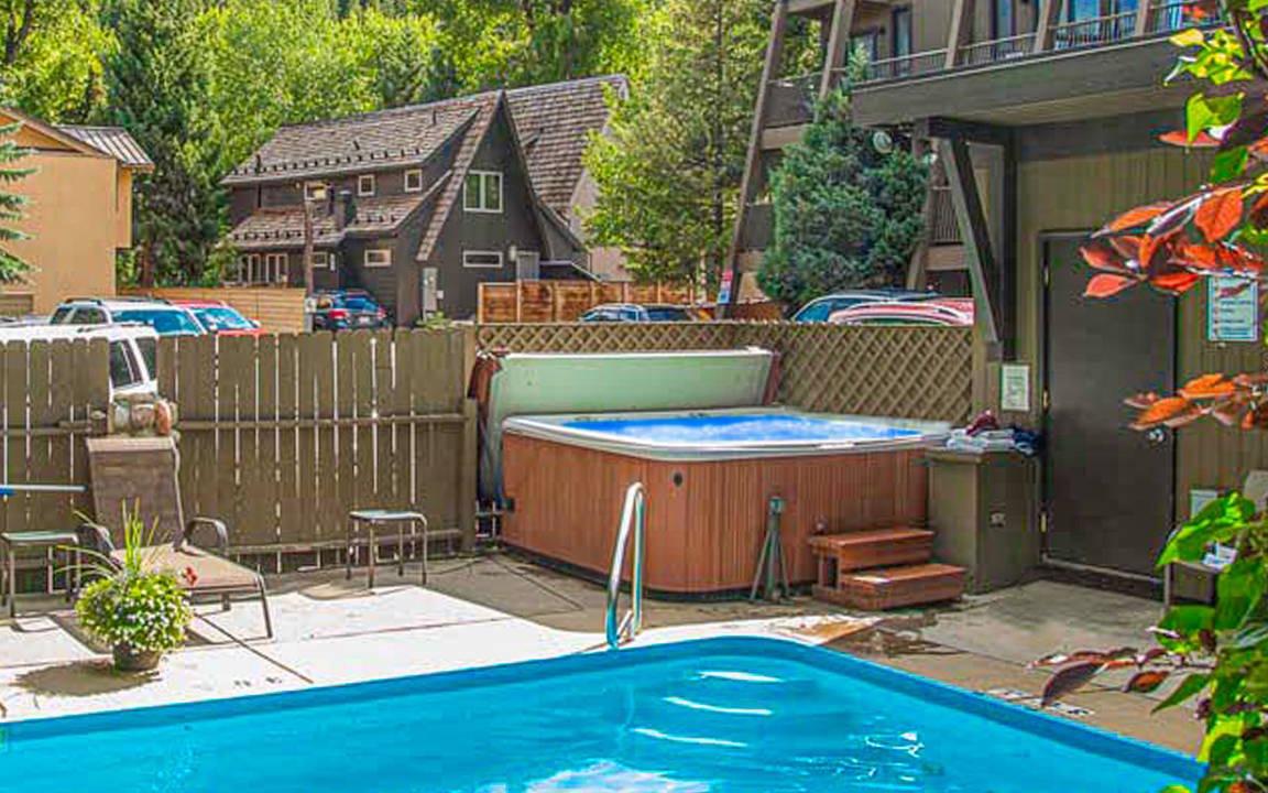 West End Cabin | Lodge ∙ 4 guests