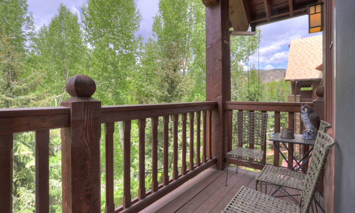 Avon Apartment | Lodge at Brookside