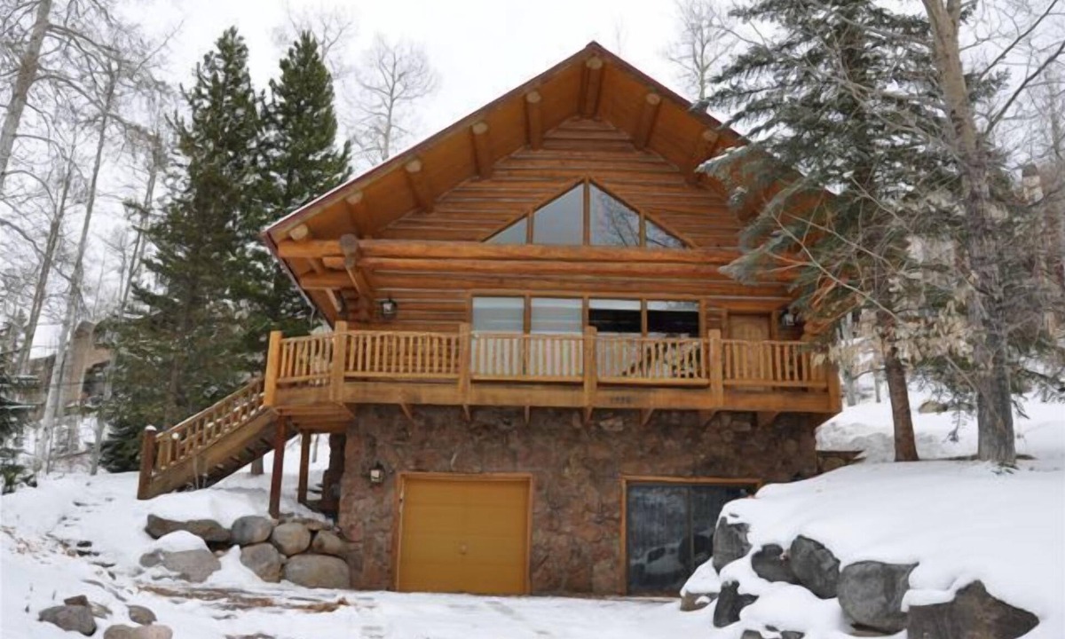 Highland Meadows House | Log Home Overlooking Vail Valley