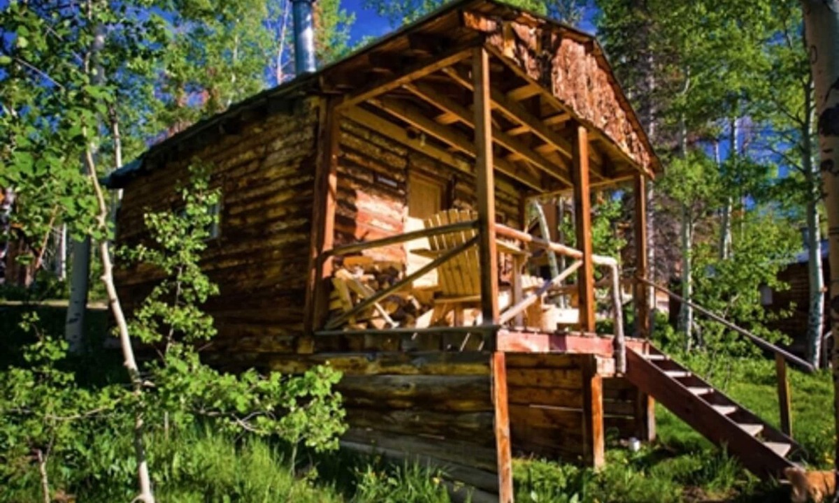 Clark Cabin | Loggers Cabin - A Cozy Full Log Cabin