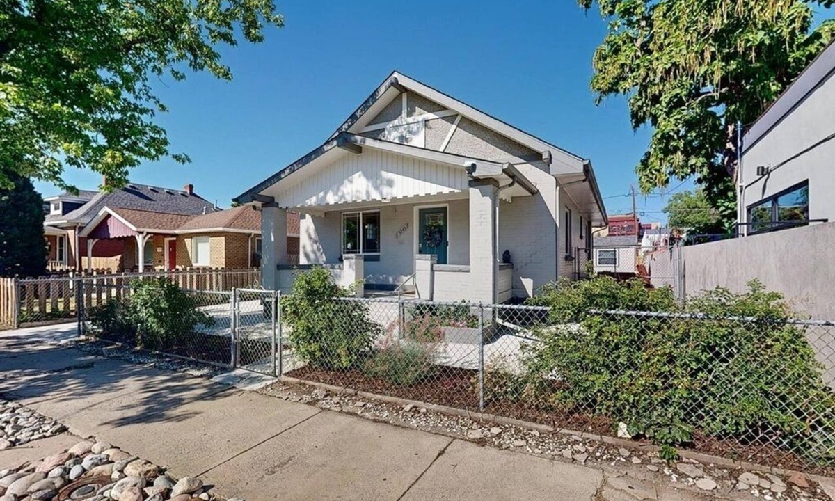 Highland House | LoHi gem, 2 bedroom private unit with outdoor patio & hot tub!