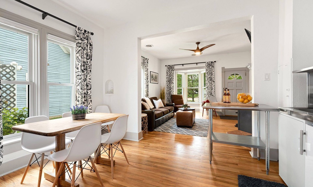 Old Town West House | Lola House! Cozy Comfort, Prime Old Town Location