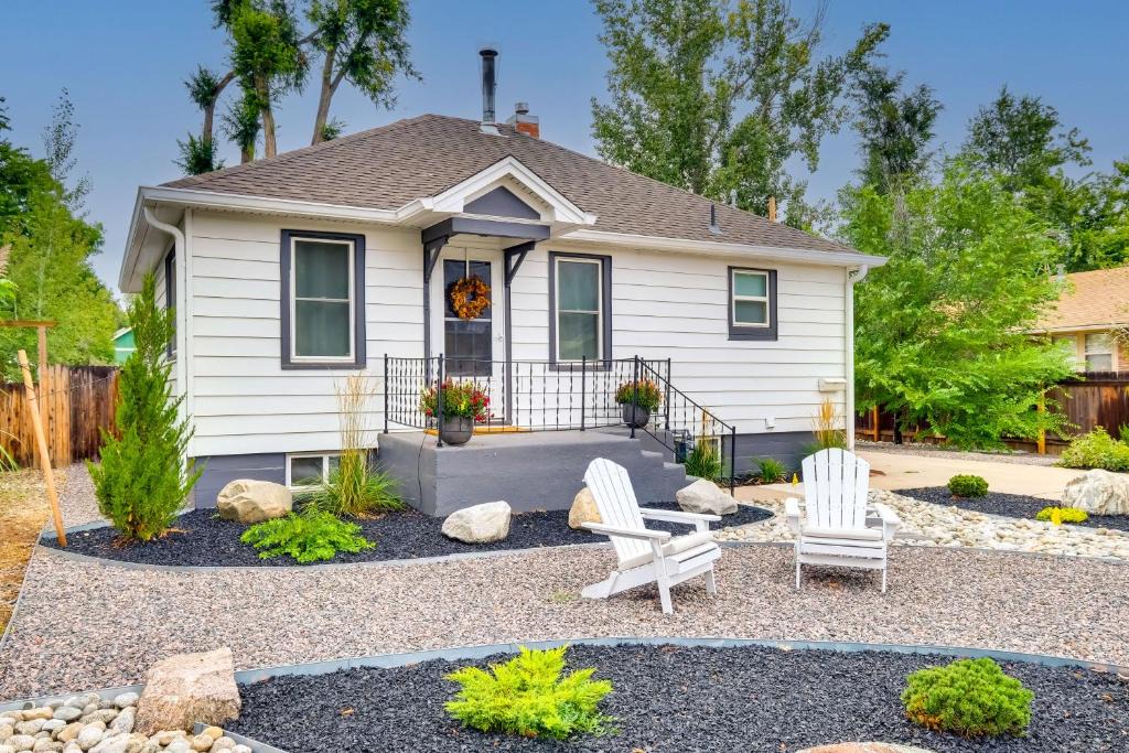Loveland House | Loveland Retreat with Bicycles, Deck and Fire Pit!