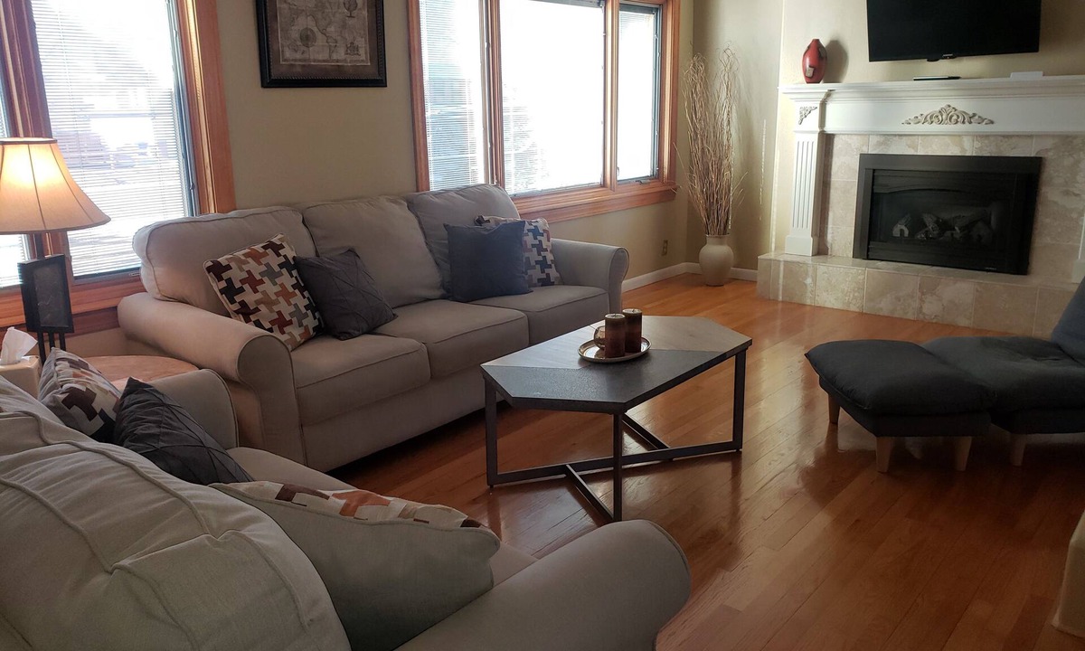 Pueblo House | Lovely and relaxing 2-story in Belmont