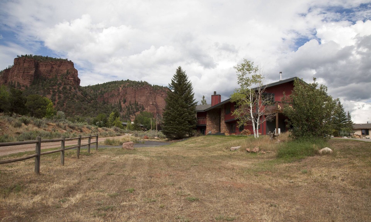 Basalt House | Lovely Home situated along the beautiful Frying Pan river.