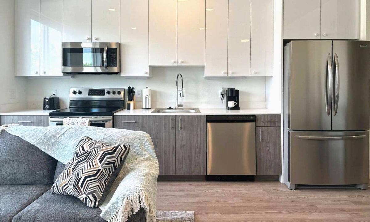 City Park West Apartment | Lux Apt Near Saint Joseph'sn