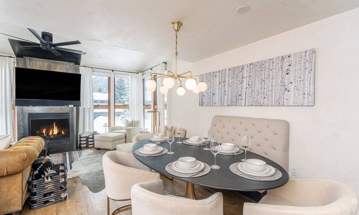 Telluride Condo | Luxe Lodge Life | Walk to Ski, Trails & Town | Park Like Setting