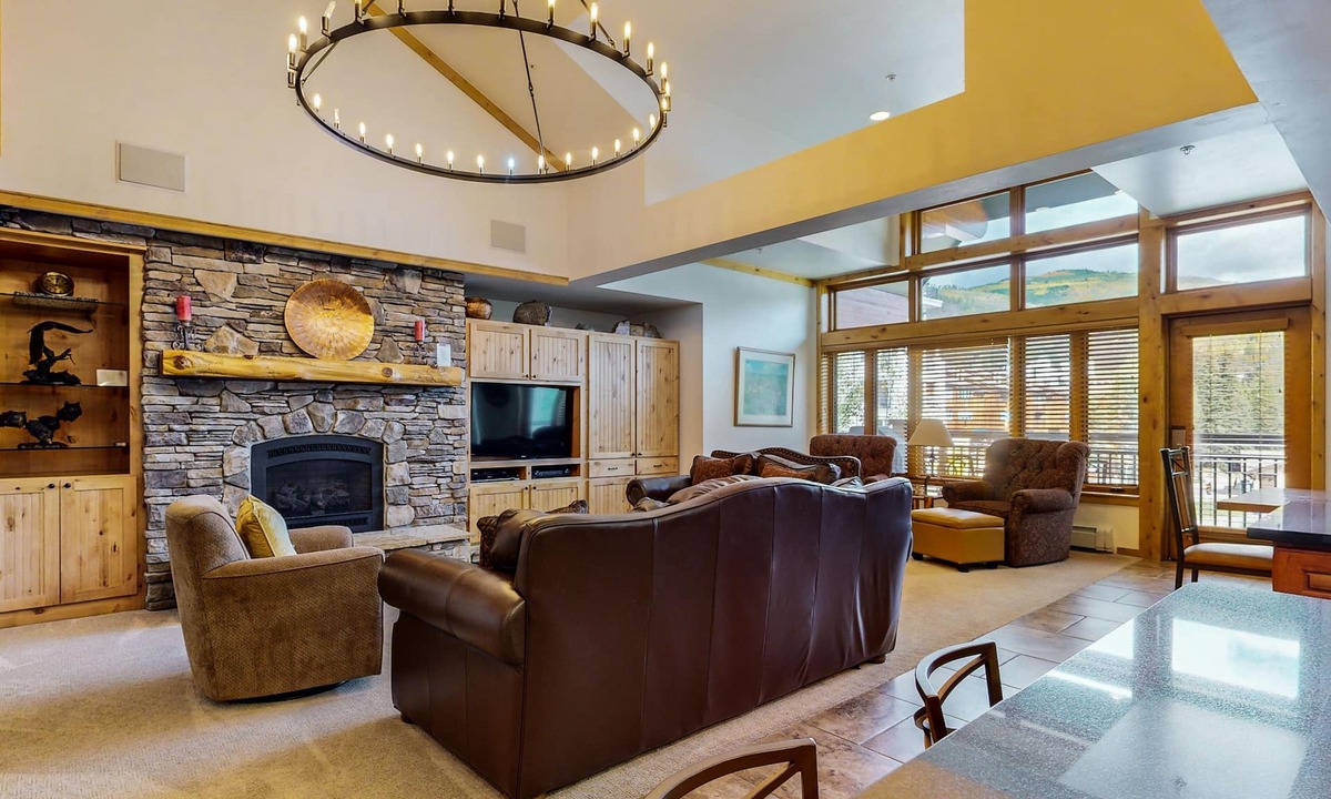 Vail Condo | Luxe ski-in/out Lionshead home w/fireplace, fast WiFi, W/D, shared pool/hot tubs