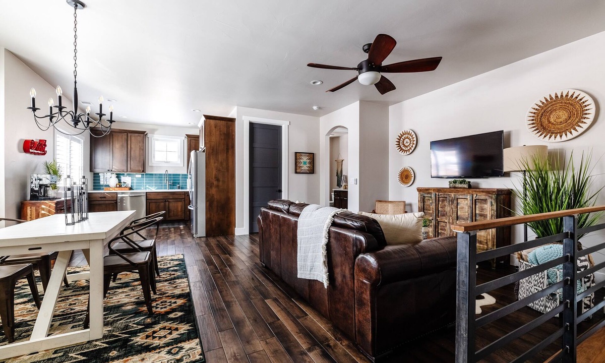 Loveland House | Luxury 1 bed - 1 bath Downtown Loveland
