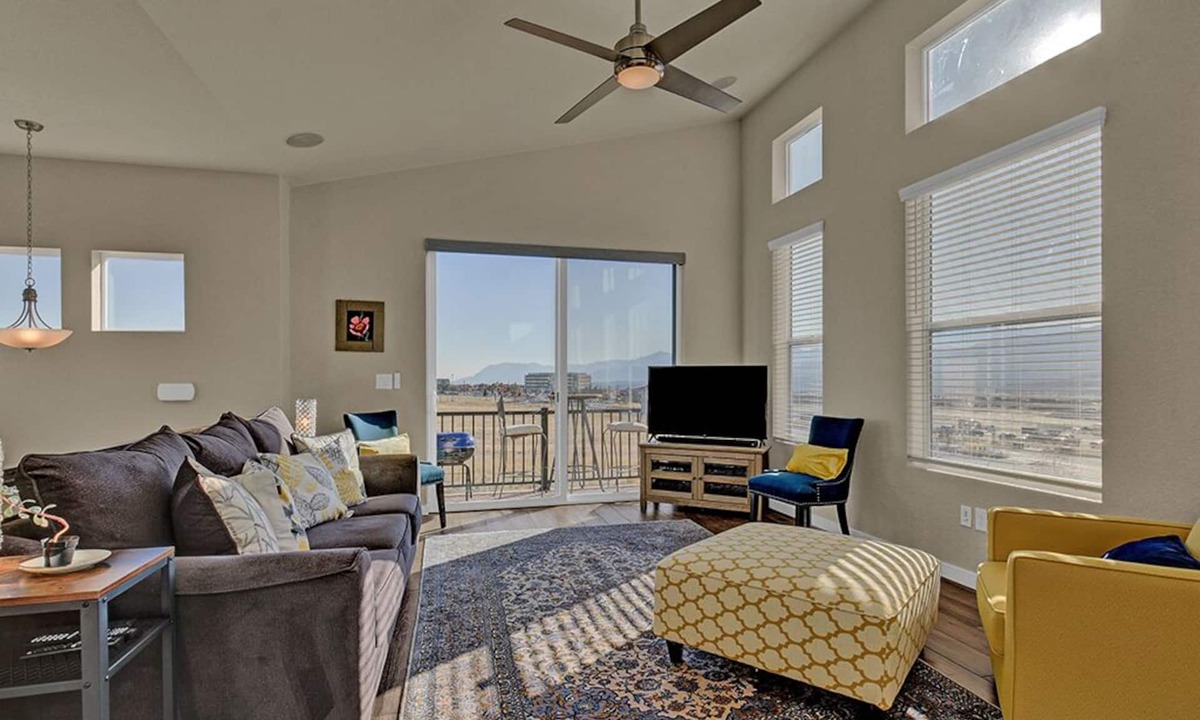 Northgate House | Luxury, Efficient, Comfortable and Upward Living “Tree House”!