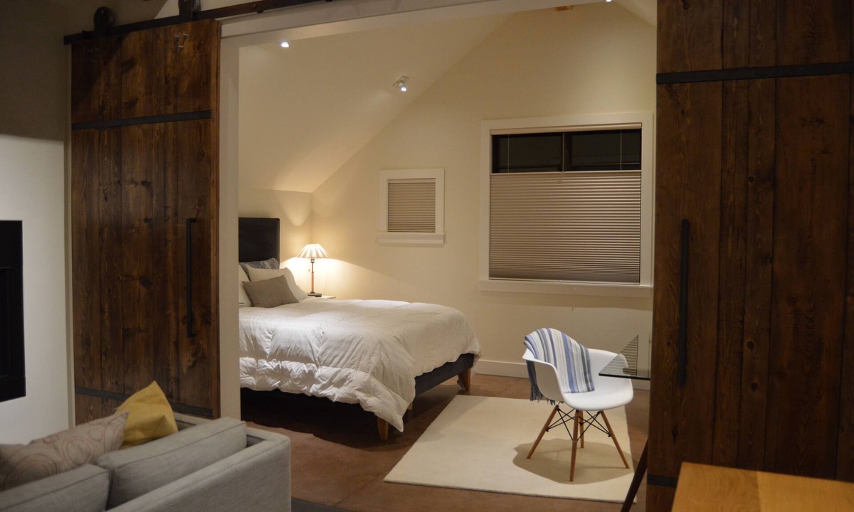 Three Peaks House | Luxury Getaway of the Rockies, minutes from 5 major ski areas