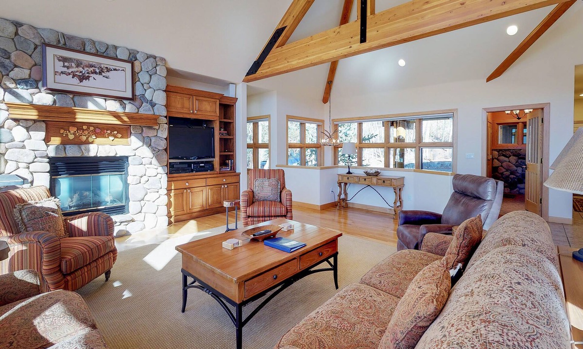 Cutty Sark Court Mountain | Hamilton Creek