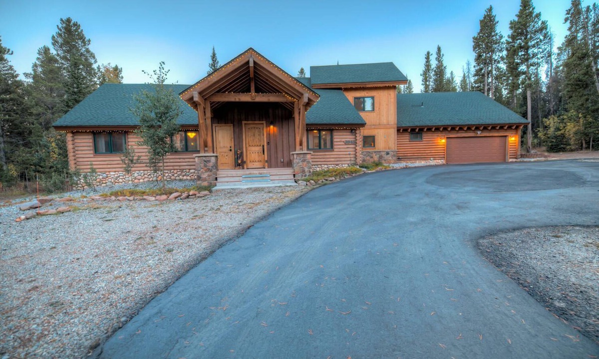 Breckenridge House | Luxury Log Cabin Home In Private Mountain Setting Just Minutes To Ski & Town