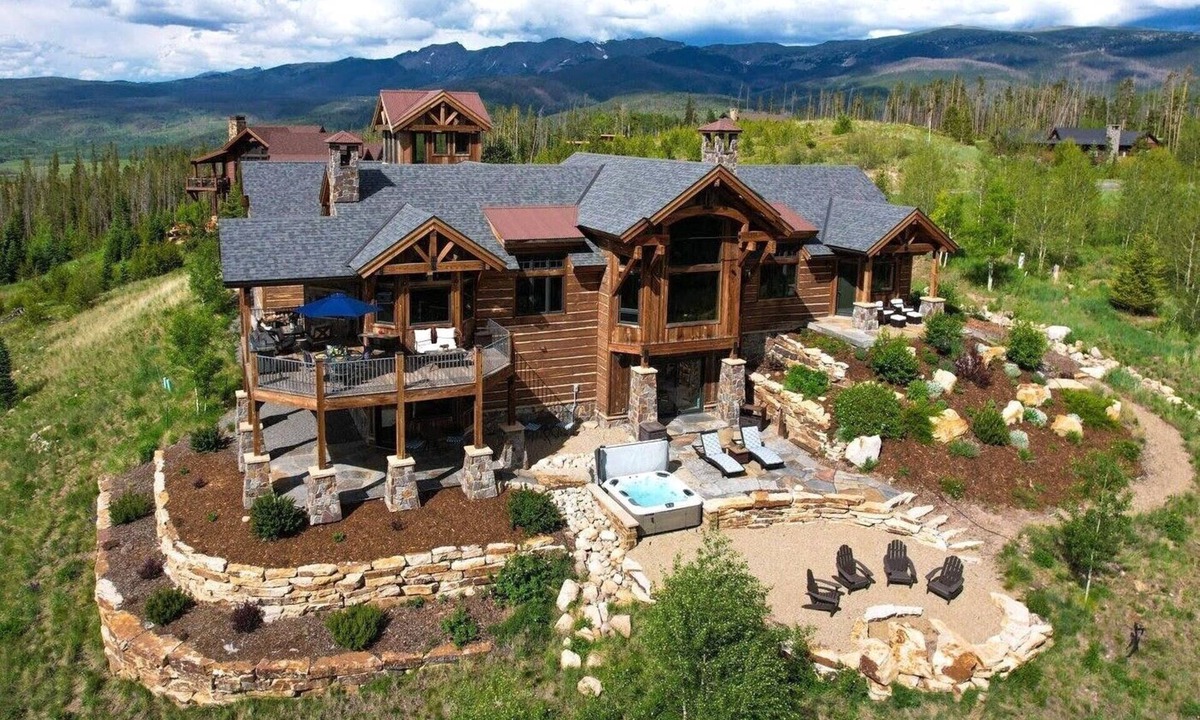 Rendezvous House | Luxury MountainTop Estate * Pano Views * Hot Tub * Wine Room