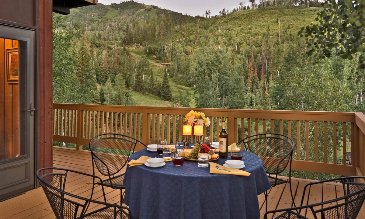 Steamboat Springs House | Luxury + Pool/Hot Tub + Ski in/Ski out - Right-O-Way Chalet