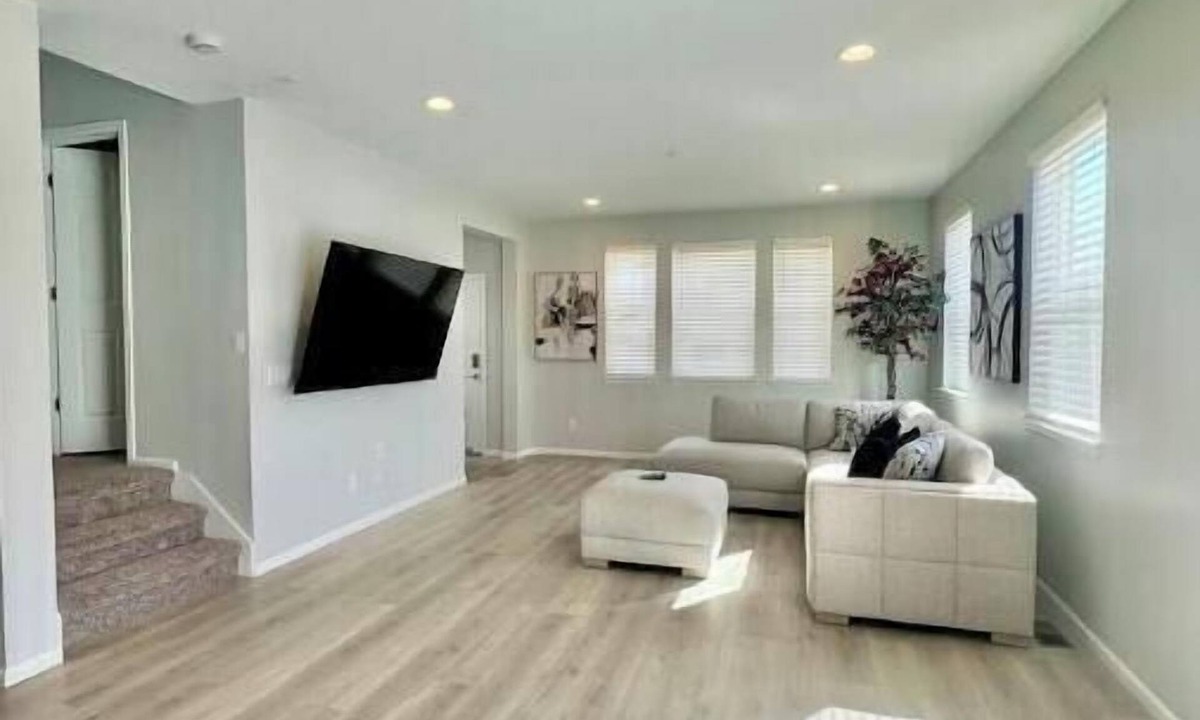 Dupont House | Luxury Retreat Near DEN AirPort!