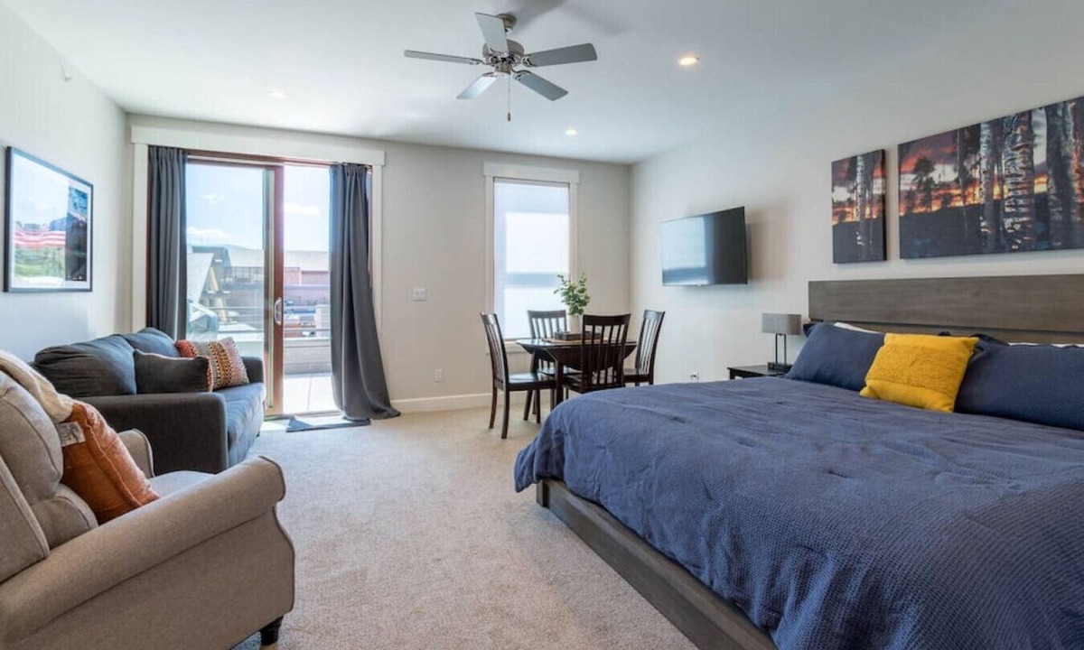 Grand Lake Apartment | Mad Moose Retreat: Gorgeous Condo by Grand Lake!