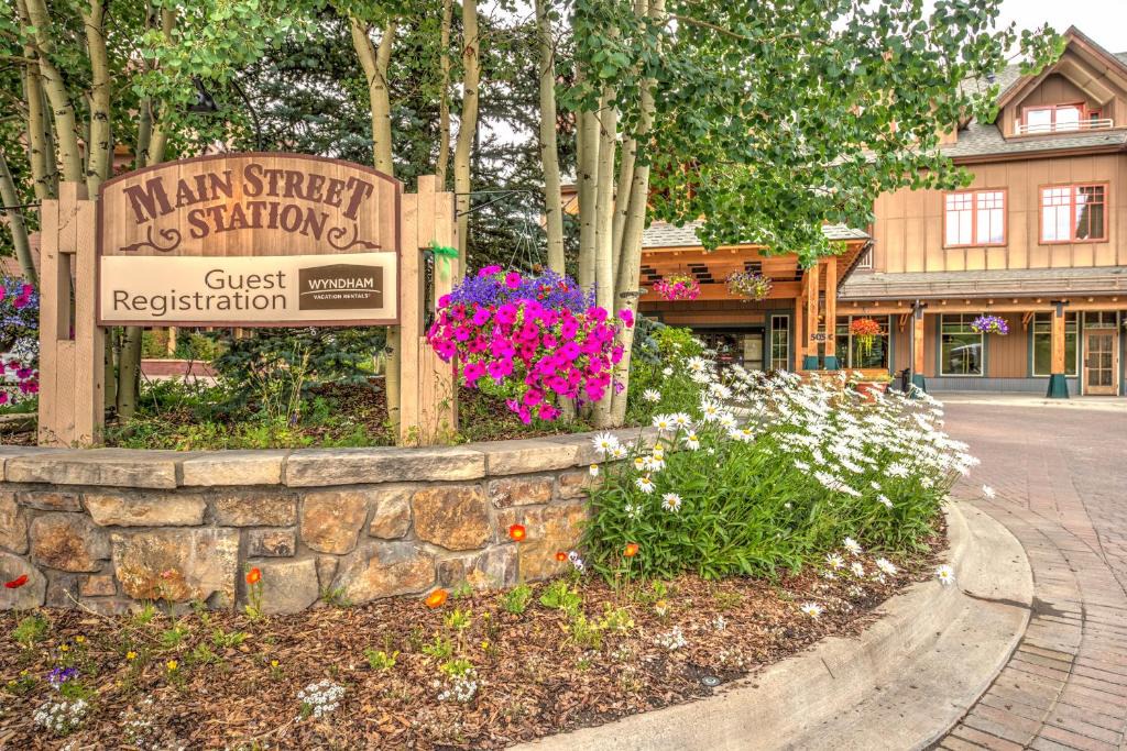 Peak 9 House | Main Street Station IV