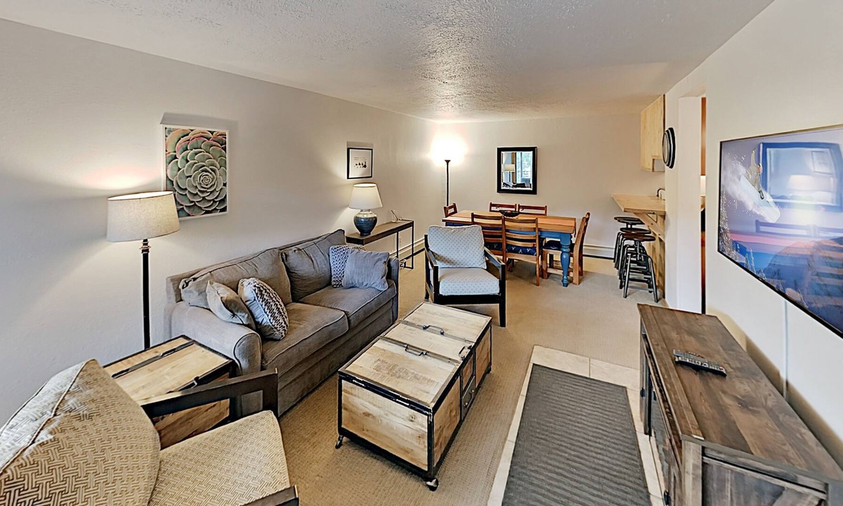 Historic District Condo | Main Street Suite w/Beautiful View of Tenmile Range, Free WiFi - Walk to Gondola