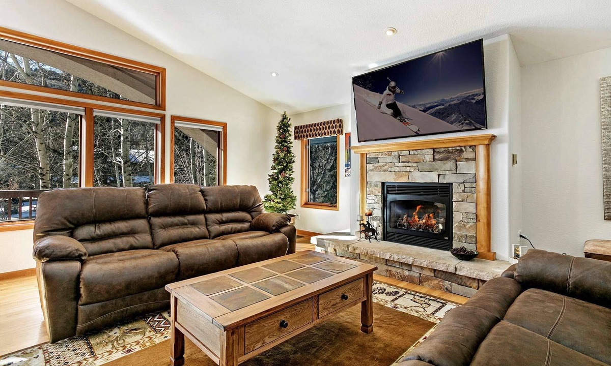 Eagle-Vail House | Make Our Pet Friendly Home Your Next Home! Enjoy the Fenced Yard, Fire Pit + Hot Tub!